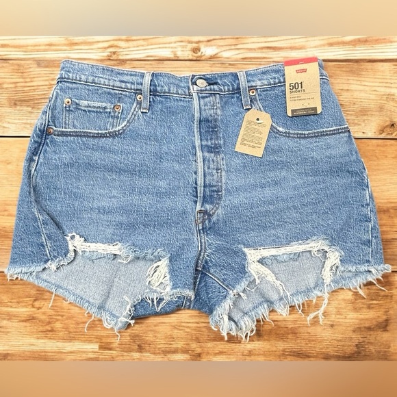 Levi's 501 Women's High Rise Denim Shorts Size 33 NWT - Picture 2 of 9